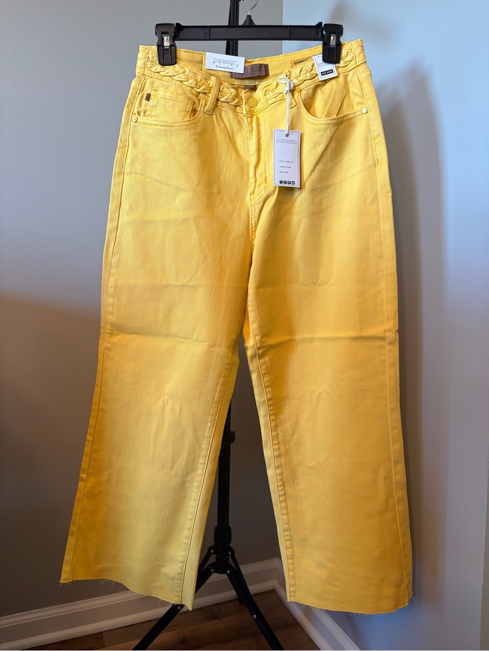 NWT Judy Blue Size 9 (29) Yellow High Waist Jeans - Cropped Wide Leg